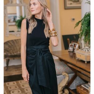 Elegant Black Sleeveless Tank Top